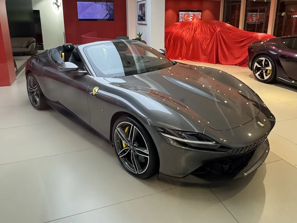 Ferrari Roma Spider 2023