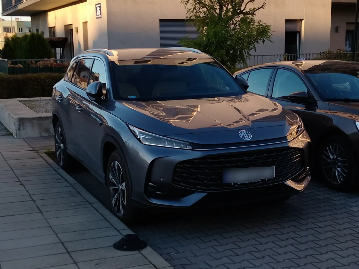 MG HS 2024