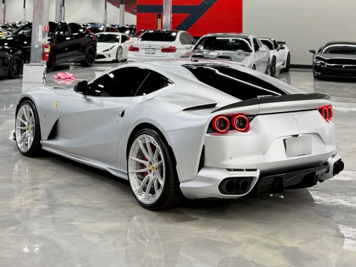 Ferrari 812