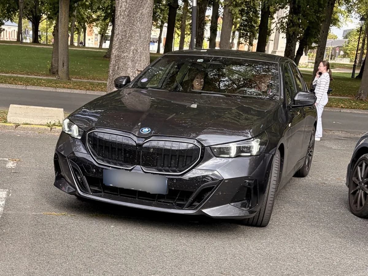 BMW i5