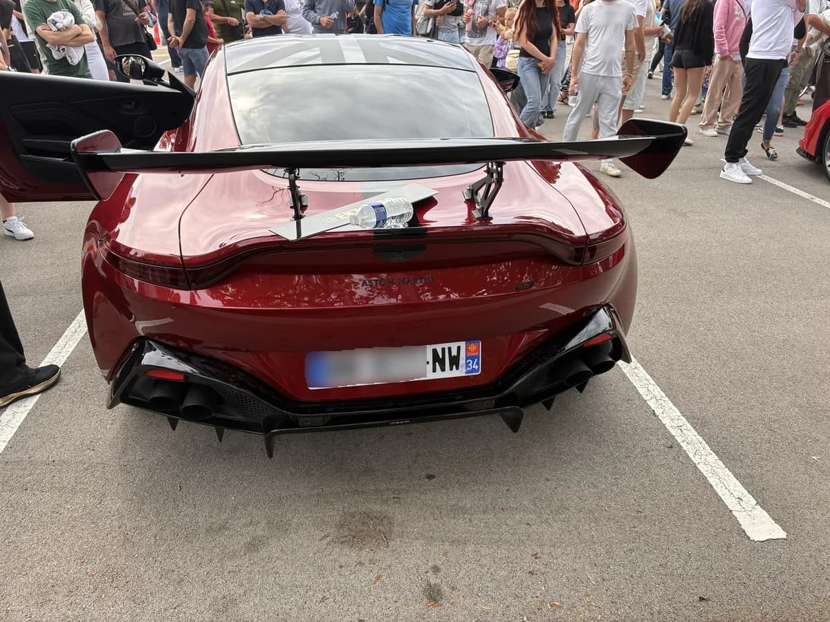 Aston Martin Vantage Base