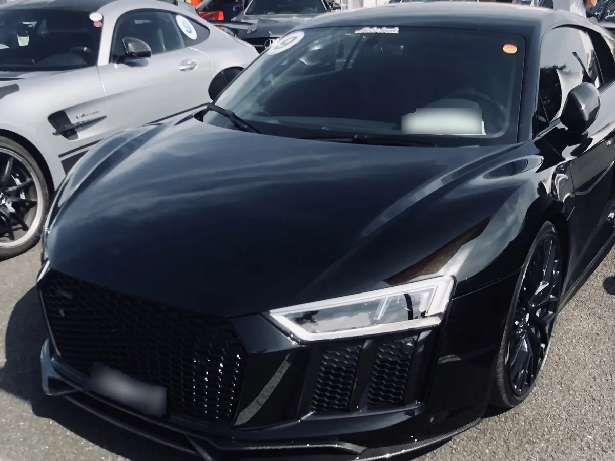 R8 Coupé