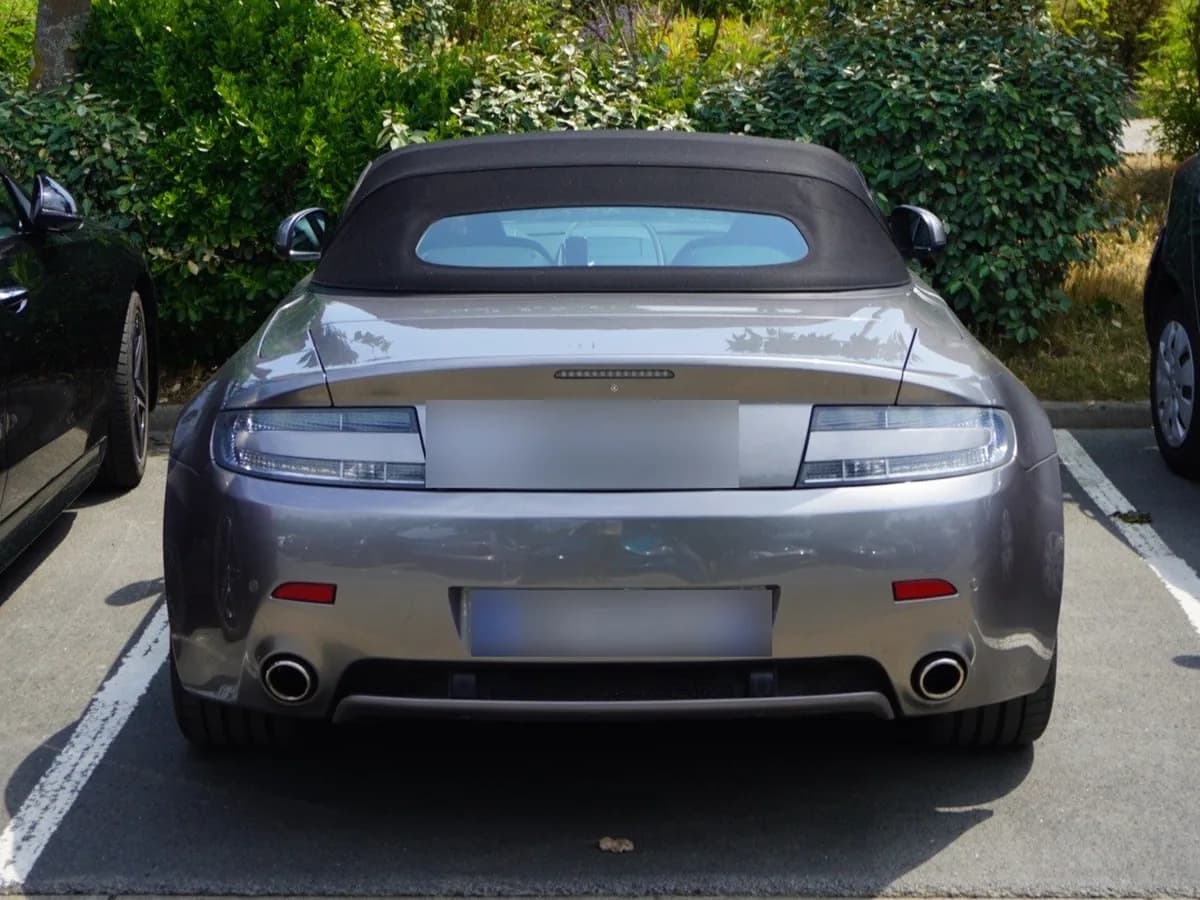 Aston Martin Vantage V8 Vantage Roadster 2006