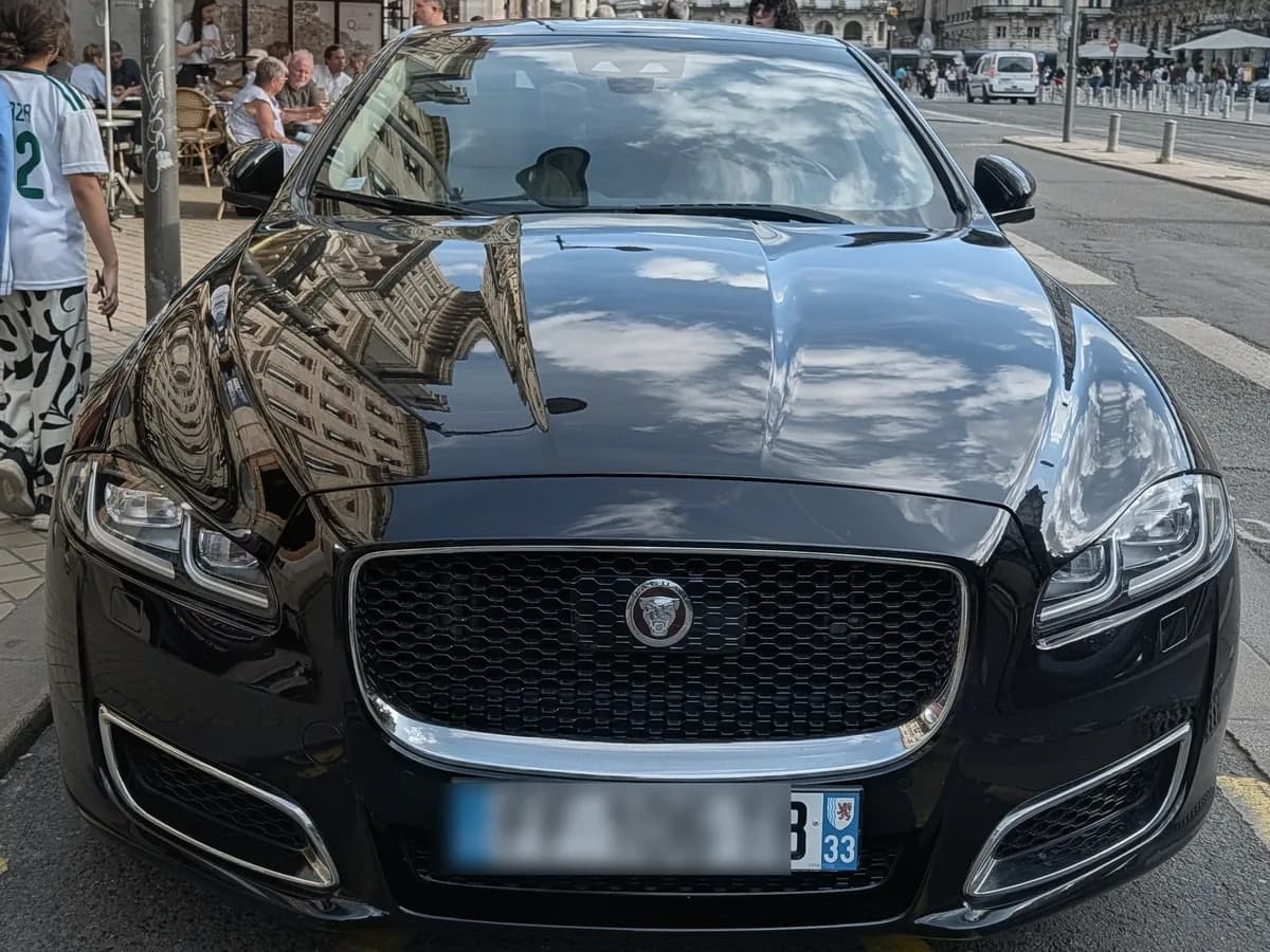 Jaguar XJ