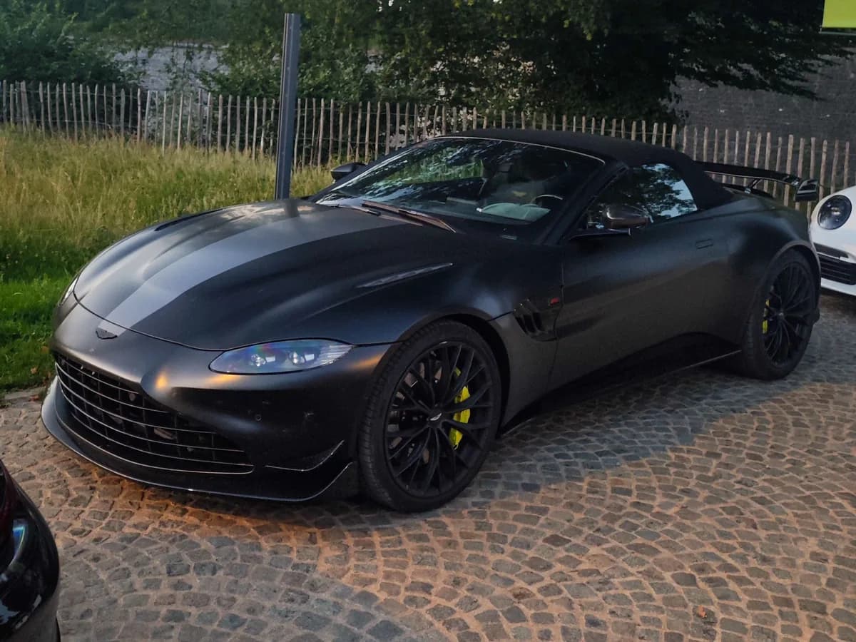 Aston Martin Vantage V8 Vantage Roadster 2020