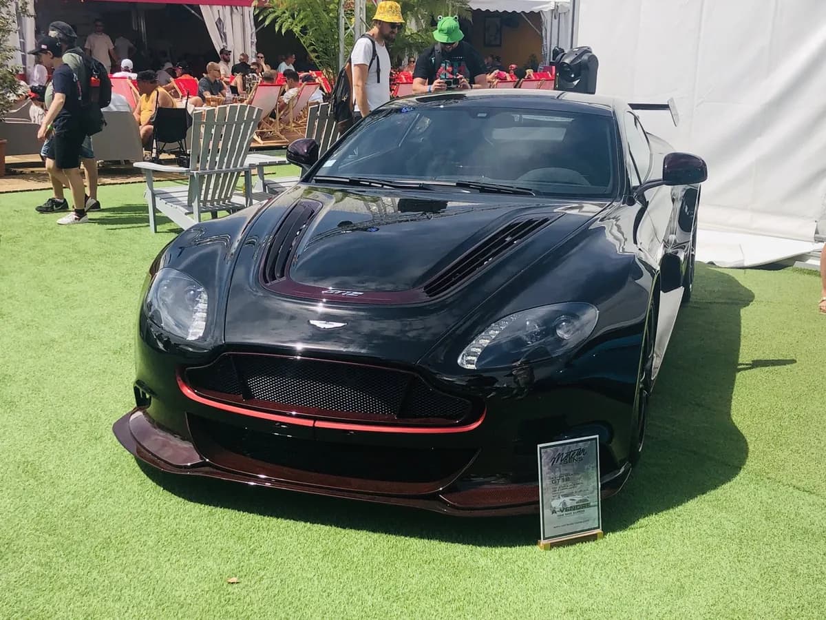 Aston Martin Vantage GT12 2015