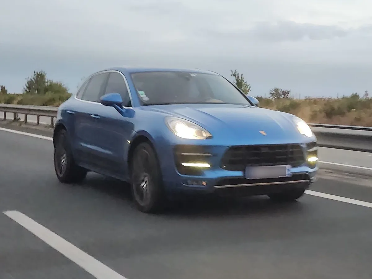 Porsche Macan Base