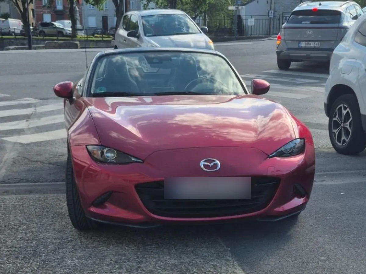 Mazda MX-5 Miata Base