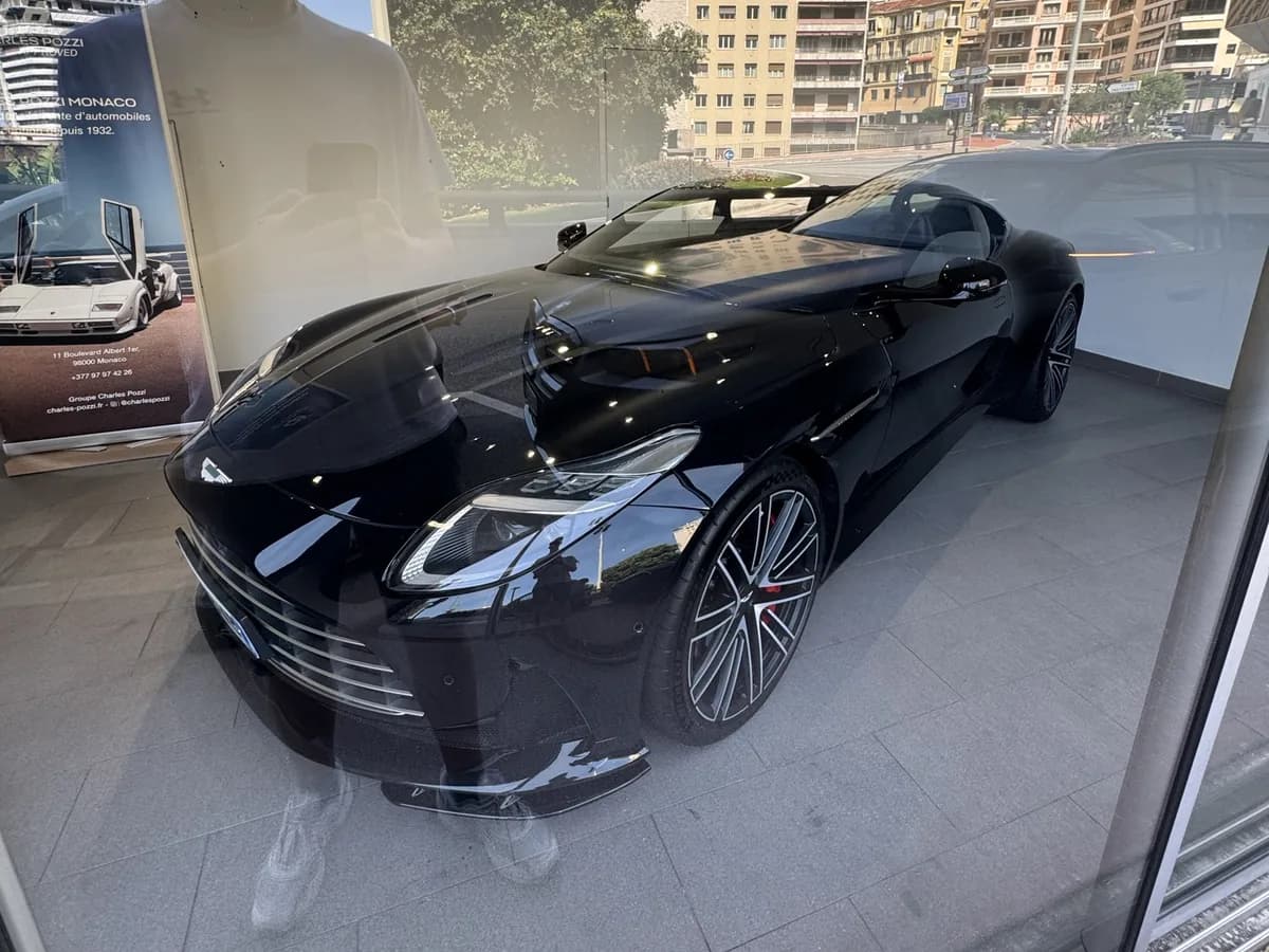 DB12 Coupé