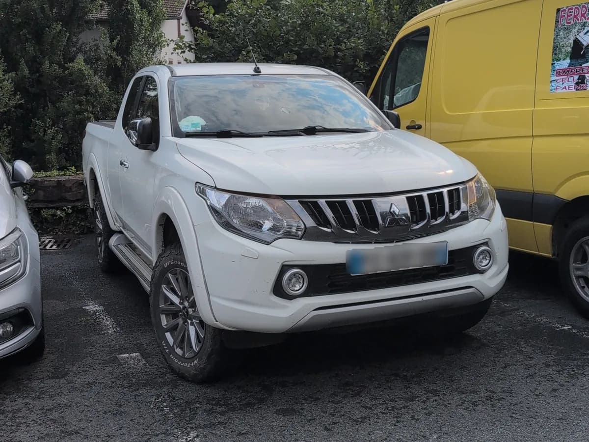 Mitsubishi L200 2015