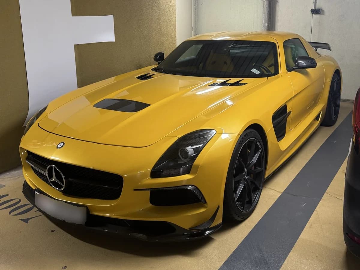 Mercedes-Benz SLS AMG