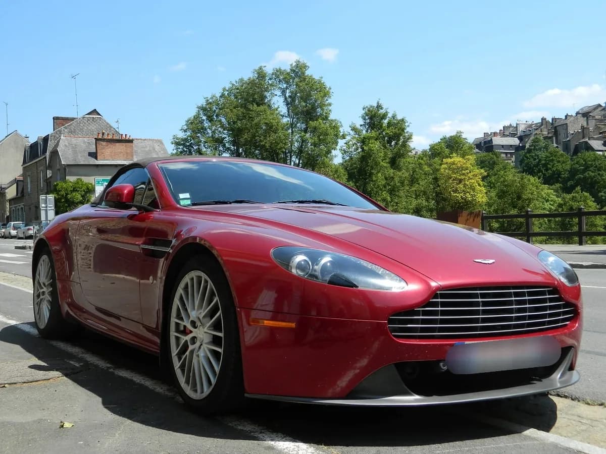 Aston Martin Vantage V8 Vantage Roadster 2011