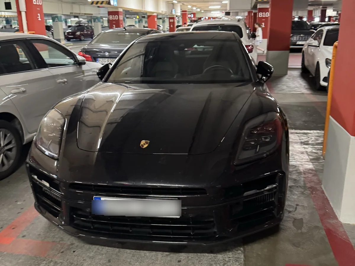 Porsche Panamera 2023