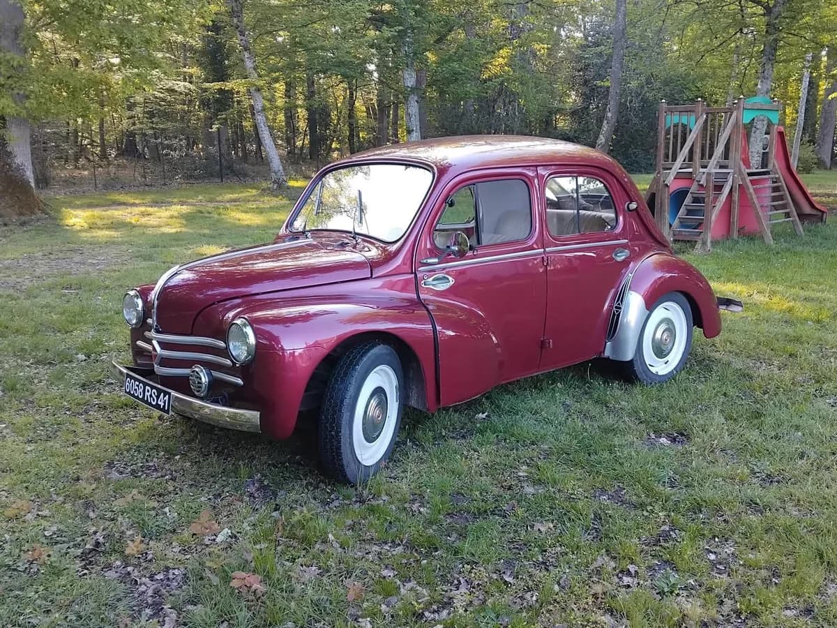 4CV Sedan