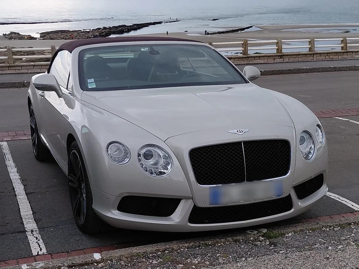 Bentley Continental GTC 2011