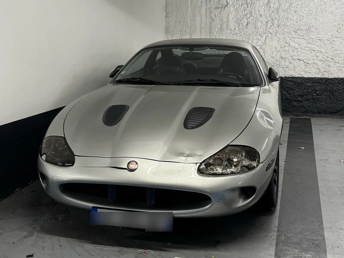 Jaguar XKR