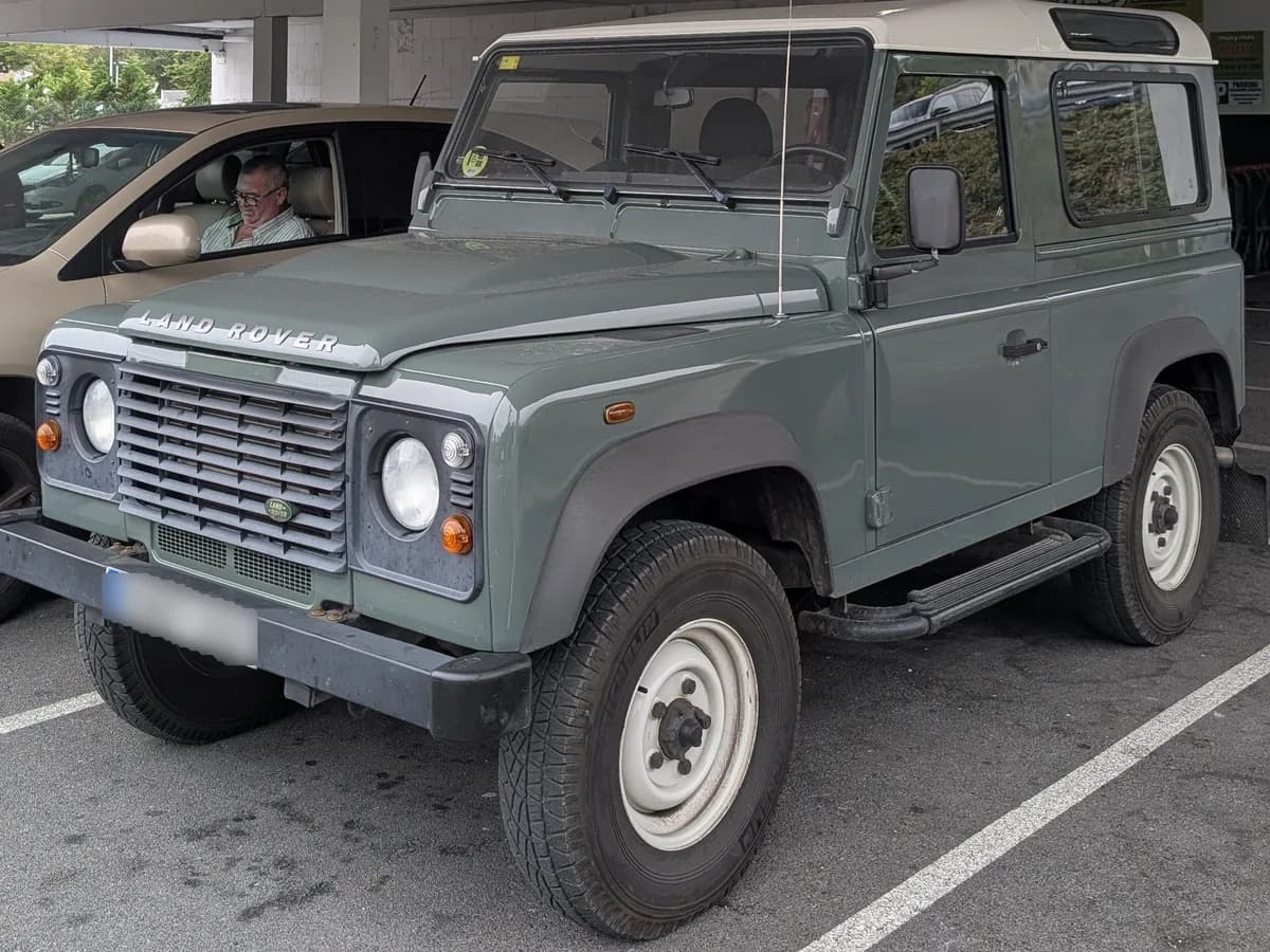 Land Rover Defender 90 SUV 1984