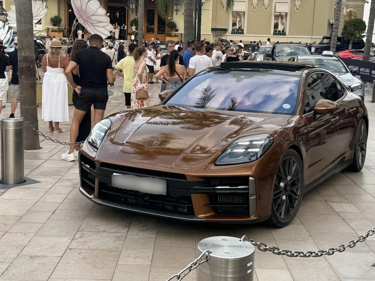 Porsche Panamera 2023