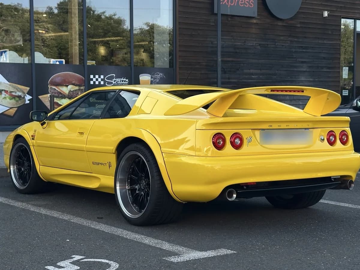 Lotus Esprit
