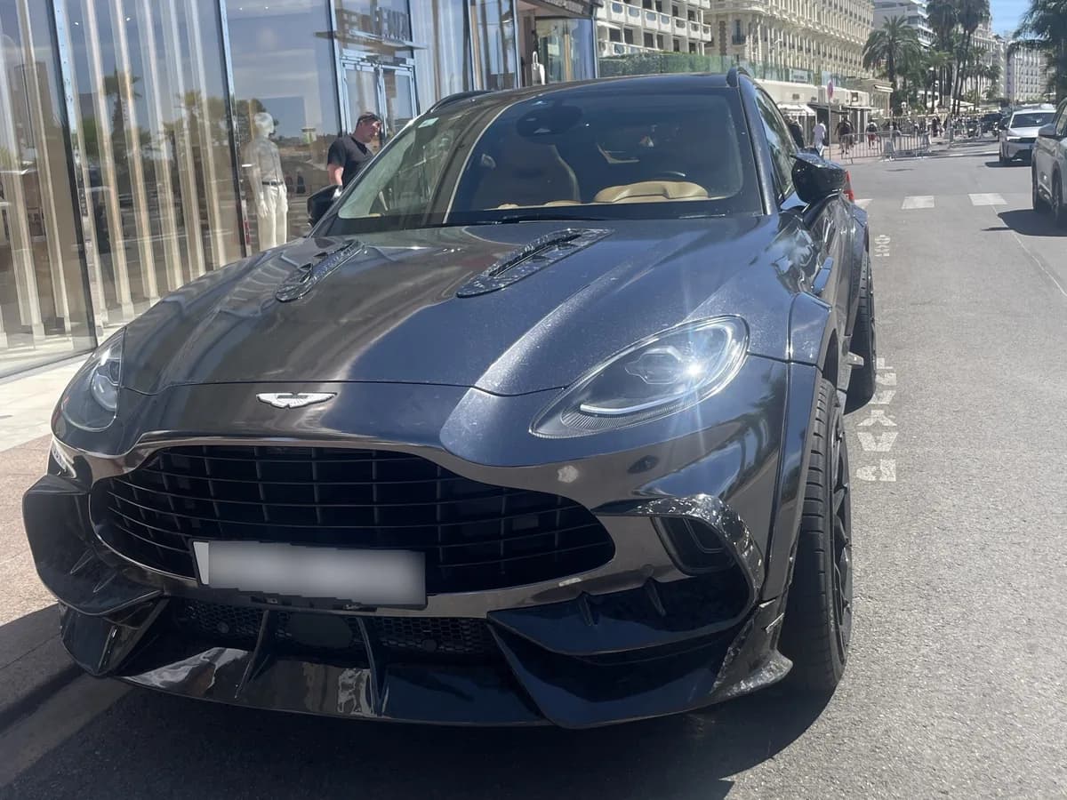 Aston Martin DBX