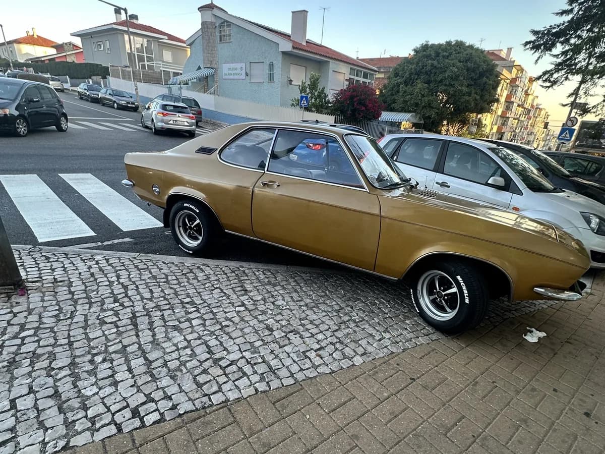 Ford Cortina
