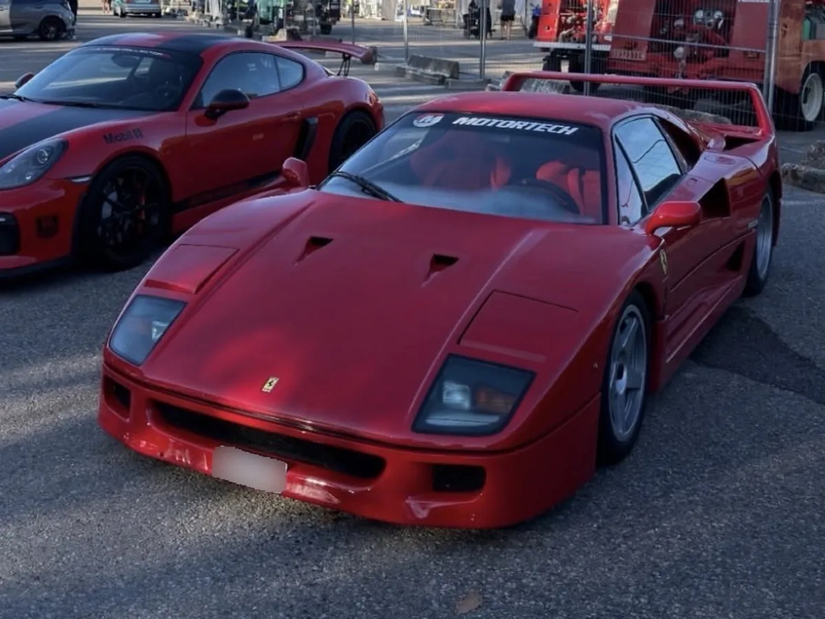 Ferrari F40 Base