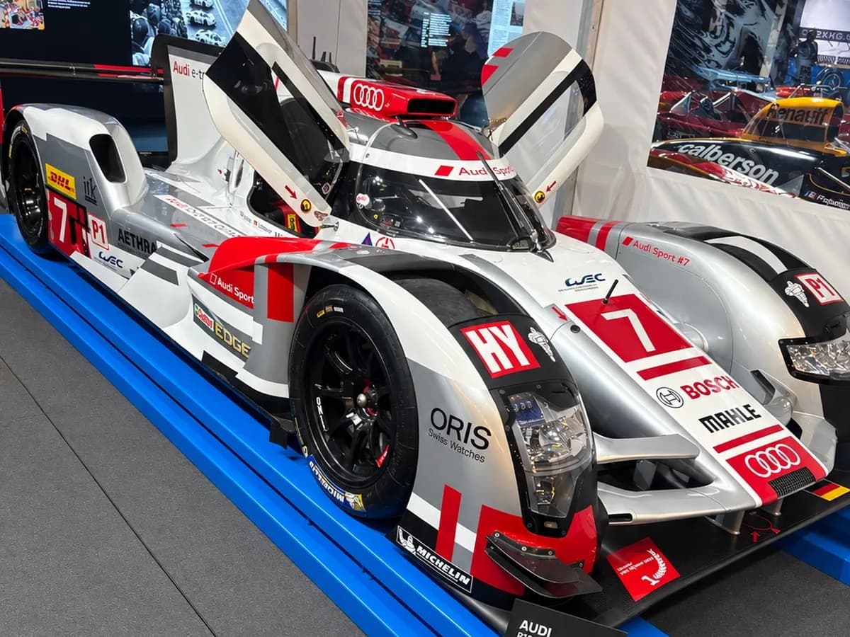 Audi R18
