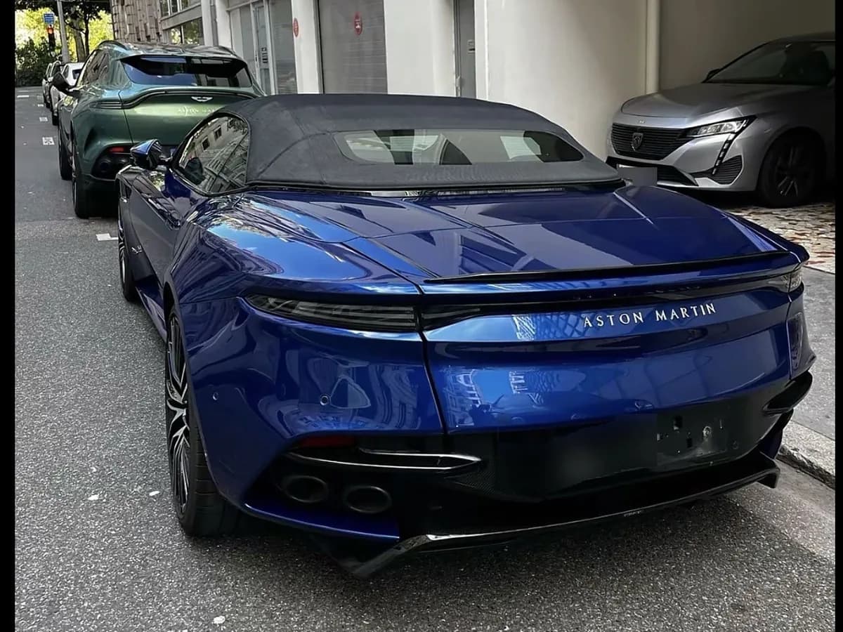 Aston Martin DBS Superleggera Volante 2019