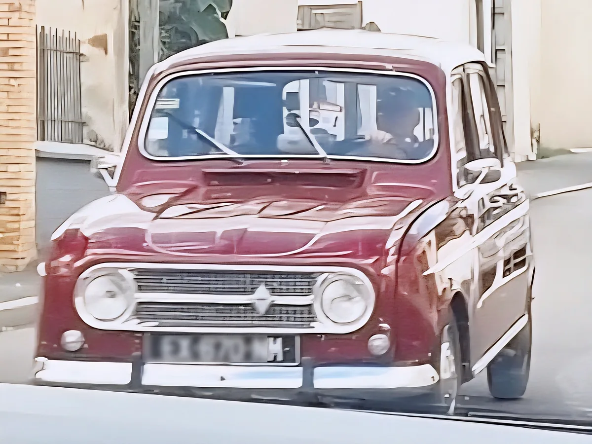 Renault 4 Sedan-Hatch