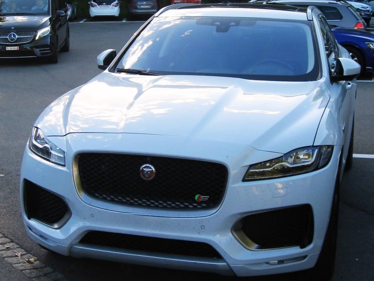 Jaguar F-Pace 2016