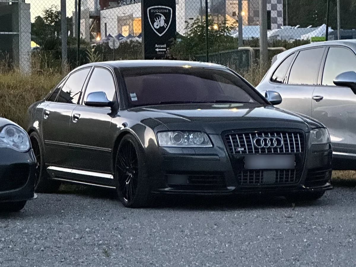 Audi S8
