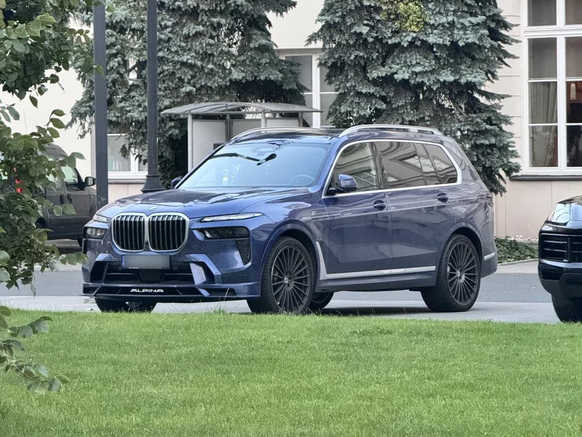 X7 Alpina XB7 2022