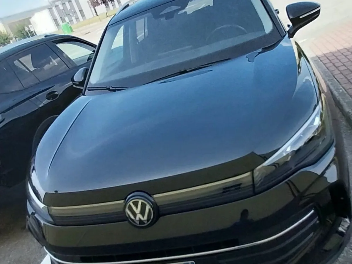 Volkswagen Tiguan Base