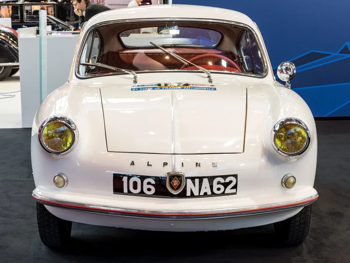 Alpine A106