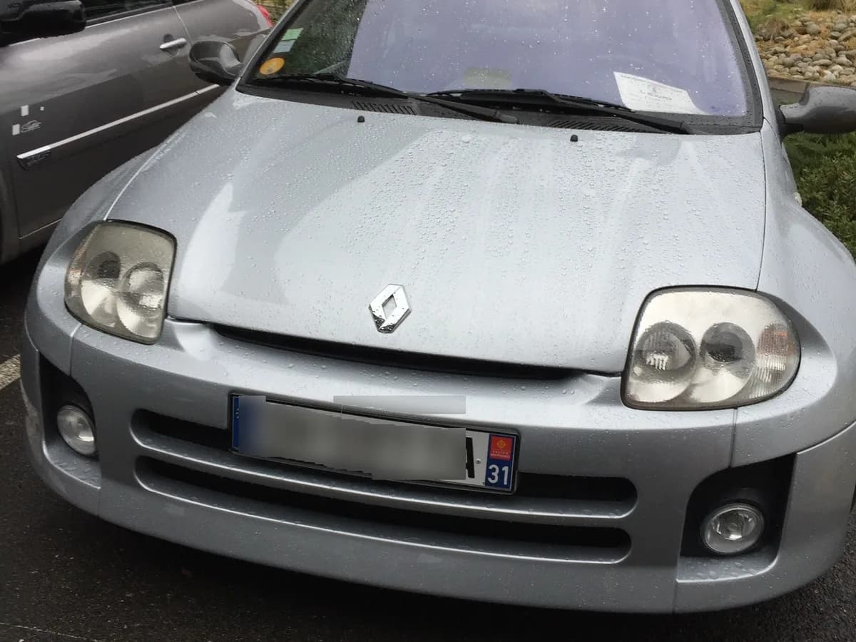 Renault Clio V6