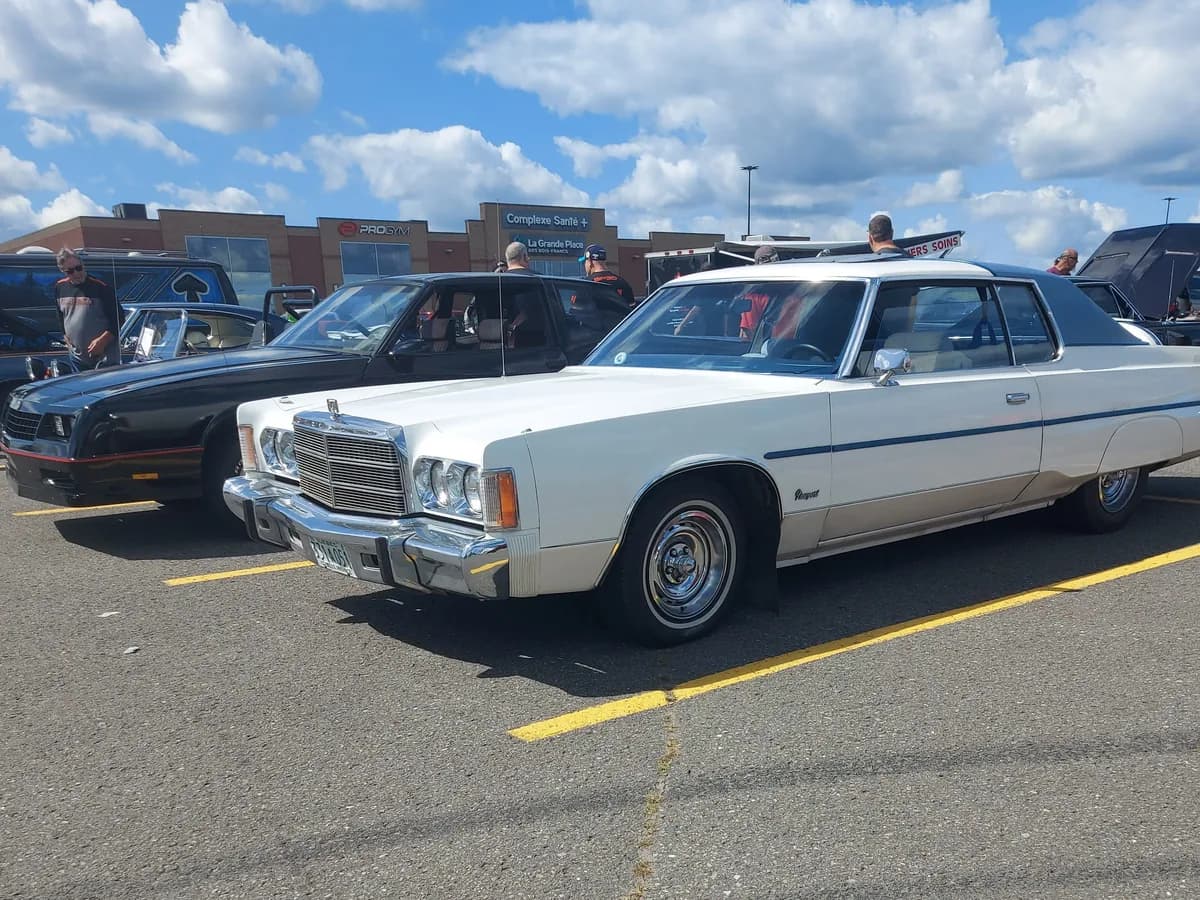 Chrysler New Yorker Base