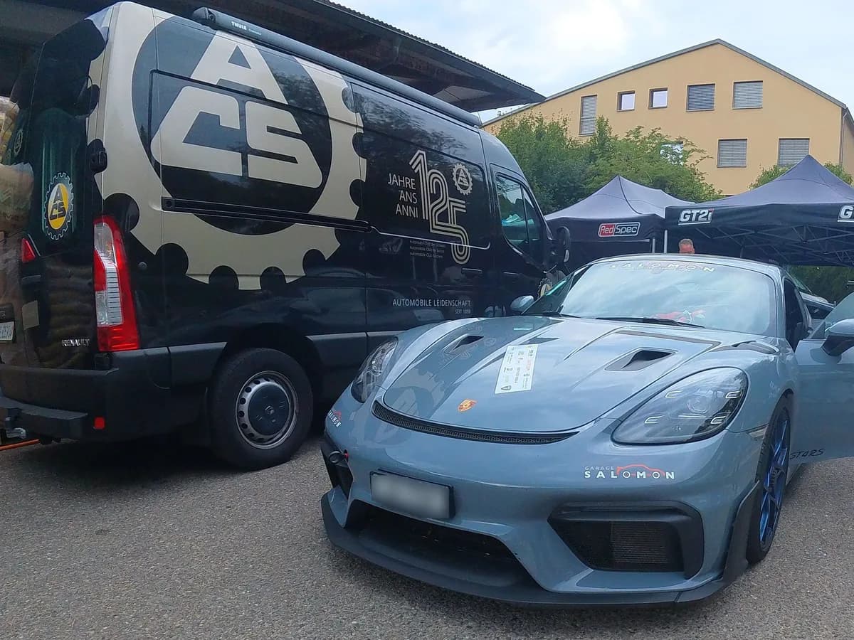 Porsche 718 Cayman GT4