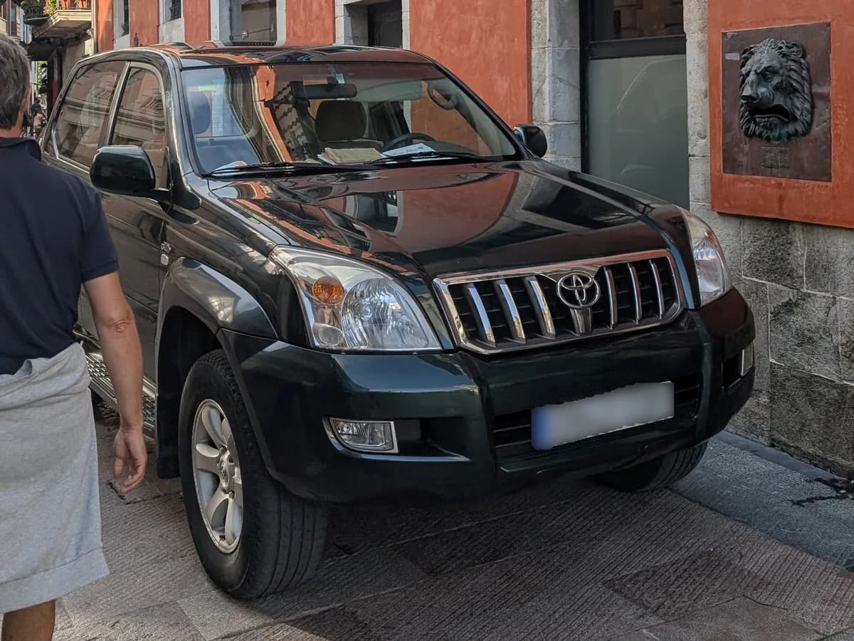 Land Cruiser Prado SUV