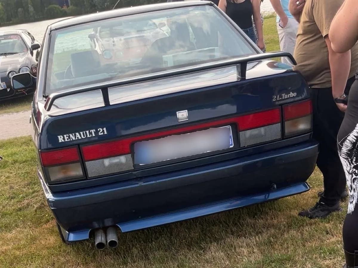 Renault 21