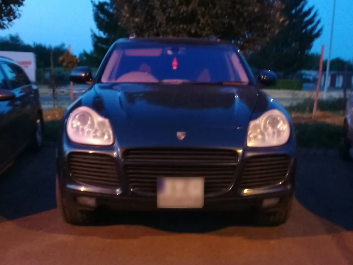 Porsche Cayenne Base