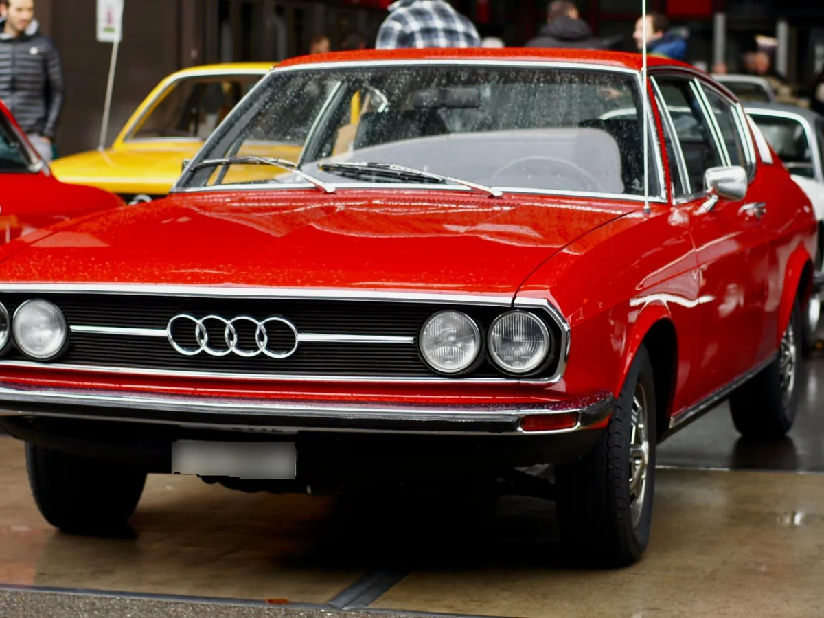 Audi 100