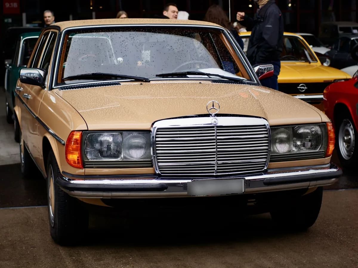Mercedes-Benz E-Klasse Sedan