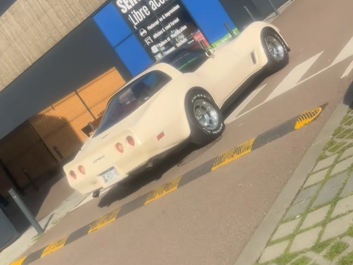 Chevrolet Corvette Base