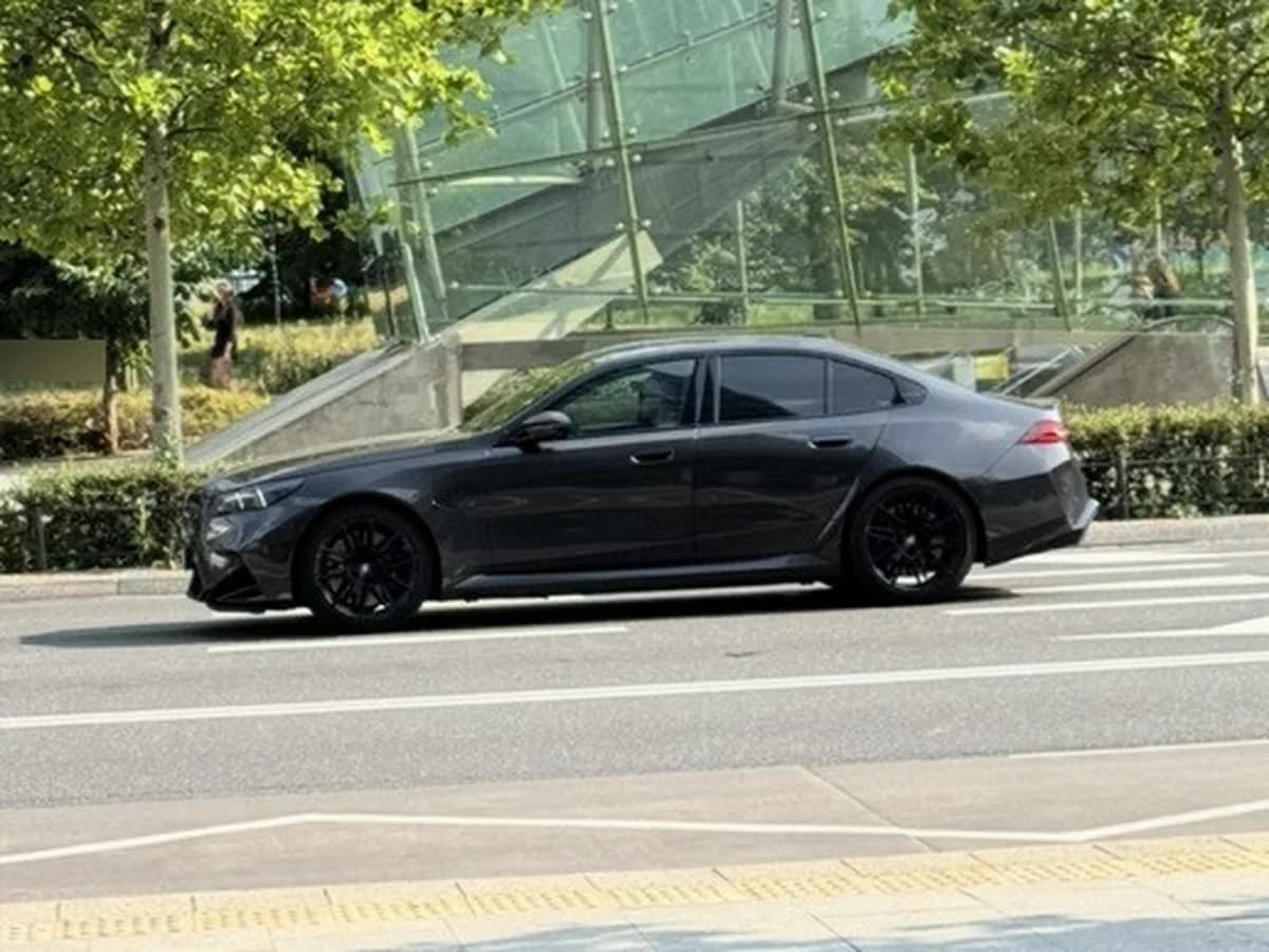 BMW M5 2024