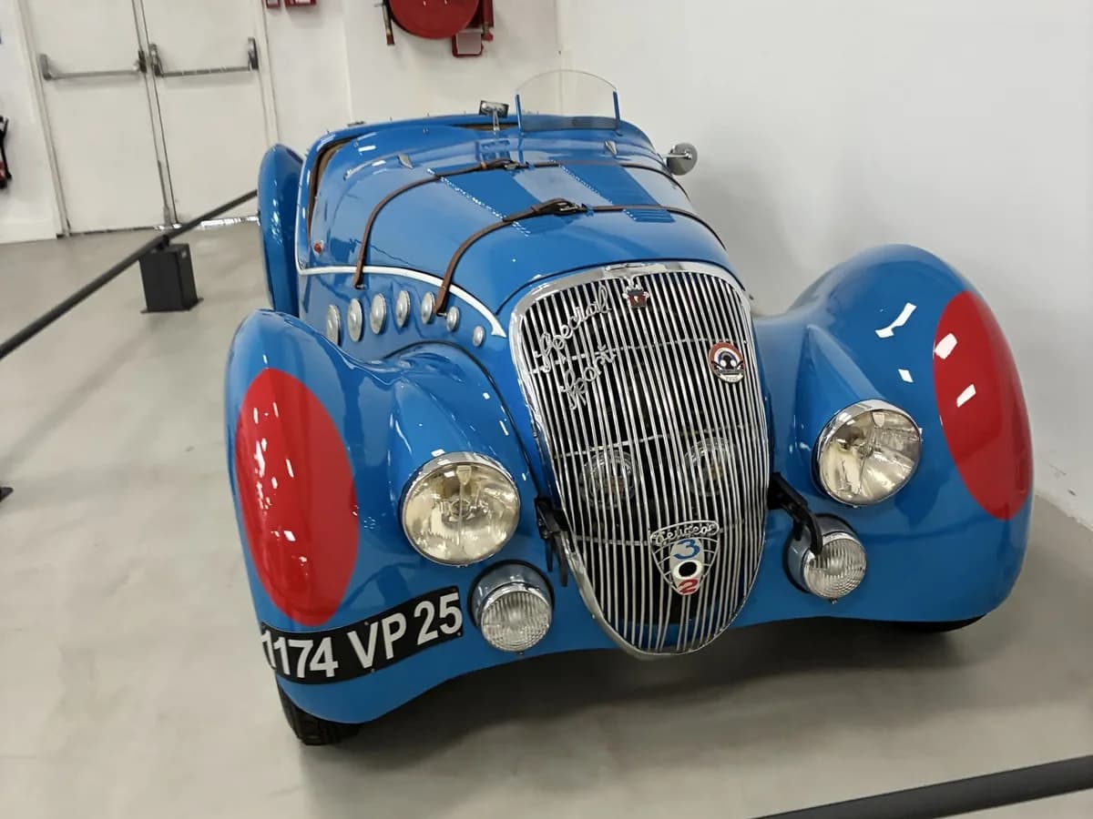Peugeot 402