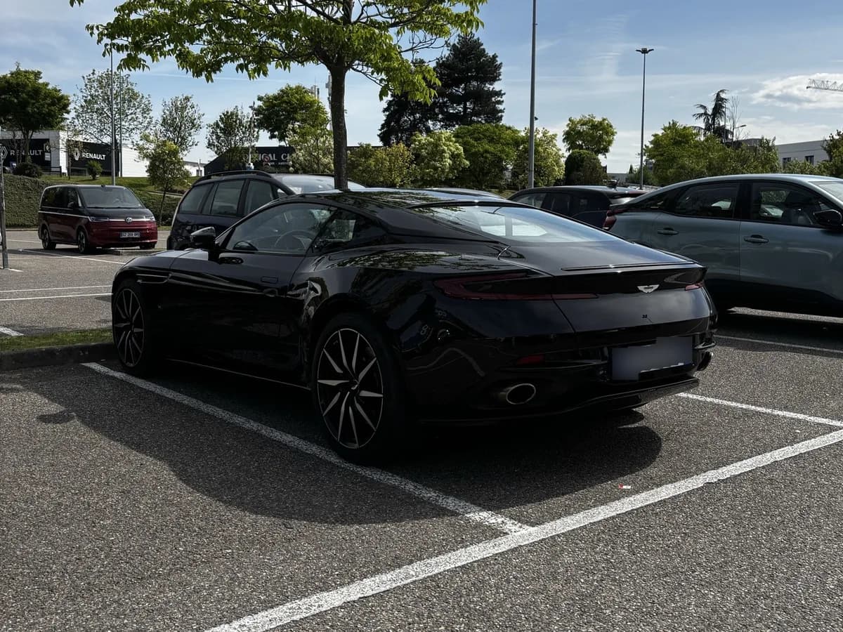 DB11 Coupé