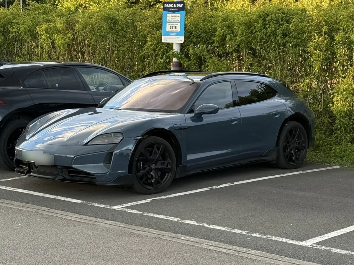 Porsche Taycan Sedan