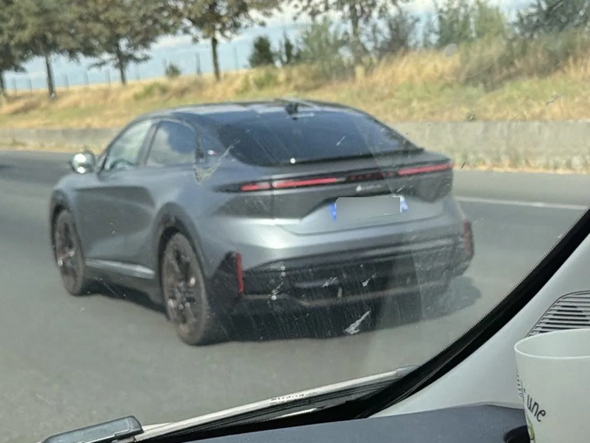 Alpine A390