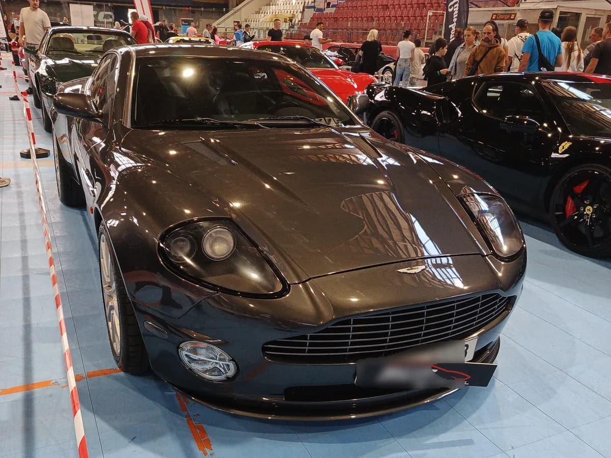 Aston Martin Vanquish V12 Vanquish 2001