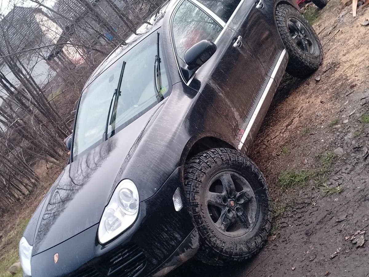 Porsche Cayenne Base